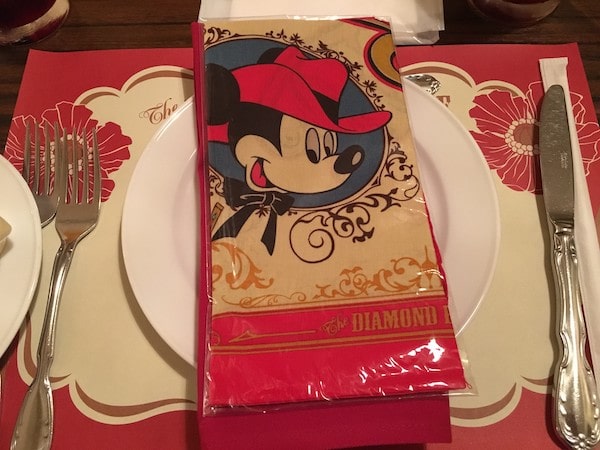 夫婦ディズニーの楽しみ方10選!〜初めての旅行におすすめの方法も!